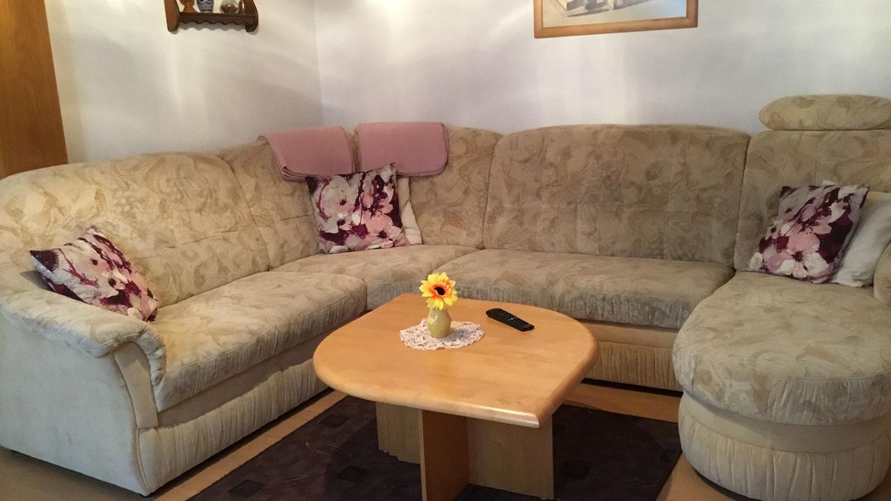 6EA0CB05-C2CC-4739-B80C-69BFCD193D8C 6EA0CB05-C2CC-4739-B80C-69BFCD193D8C